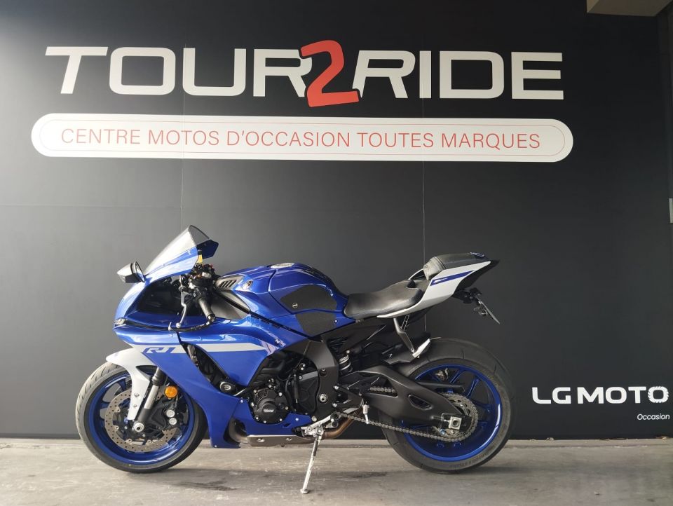 YAMAHA YZF 1000 R1 4