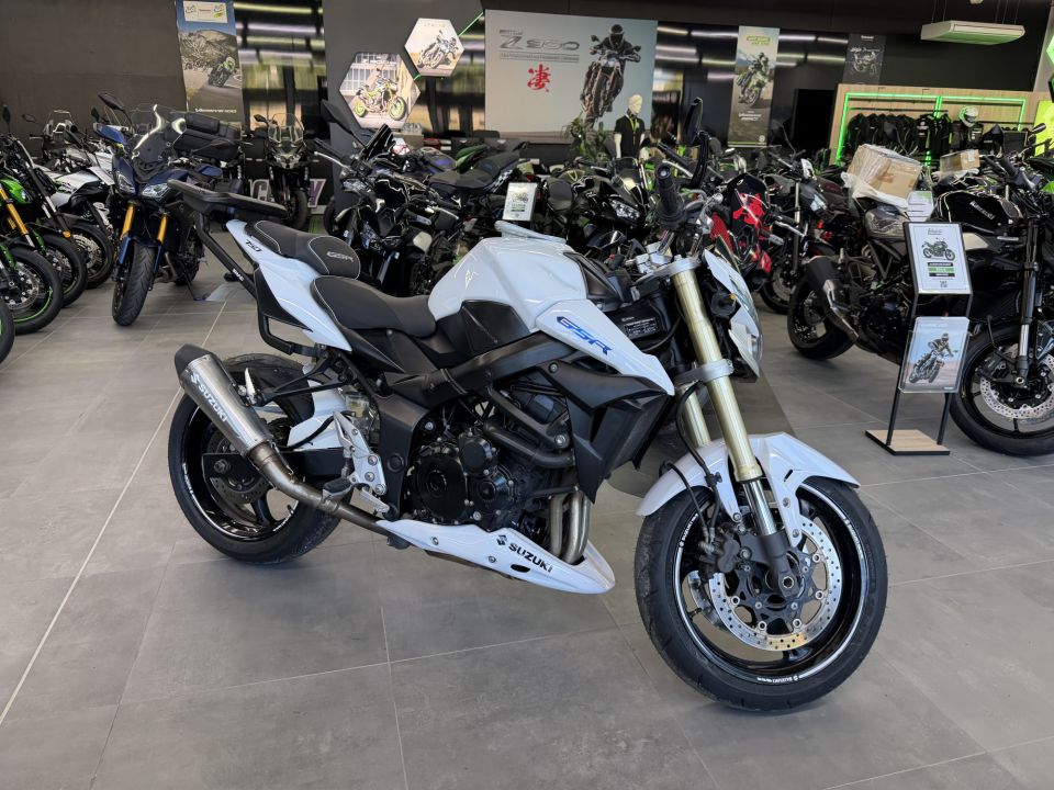 SUZUKI GSR 750 4