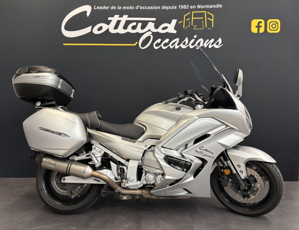 YAMAHA FJR 1300 4