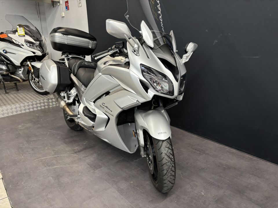 YAMAHA FJR 1300 4