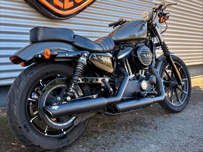 HARLEY-DAVIDSON SPORTSTER IRON 883 4