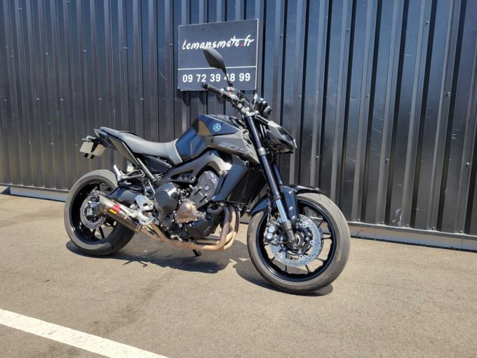 YAMAHA MT-09 4