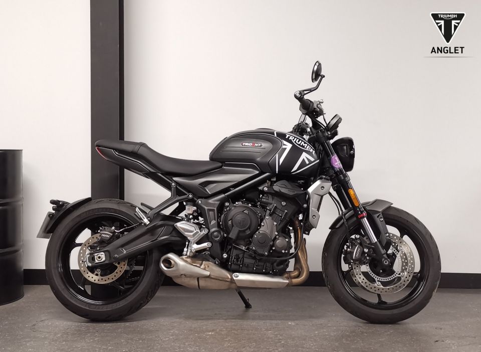 TRIUMPH TRIDENT 660 4