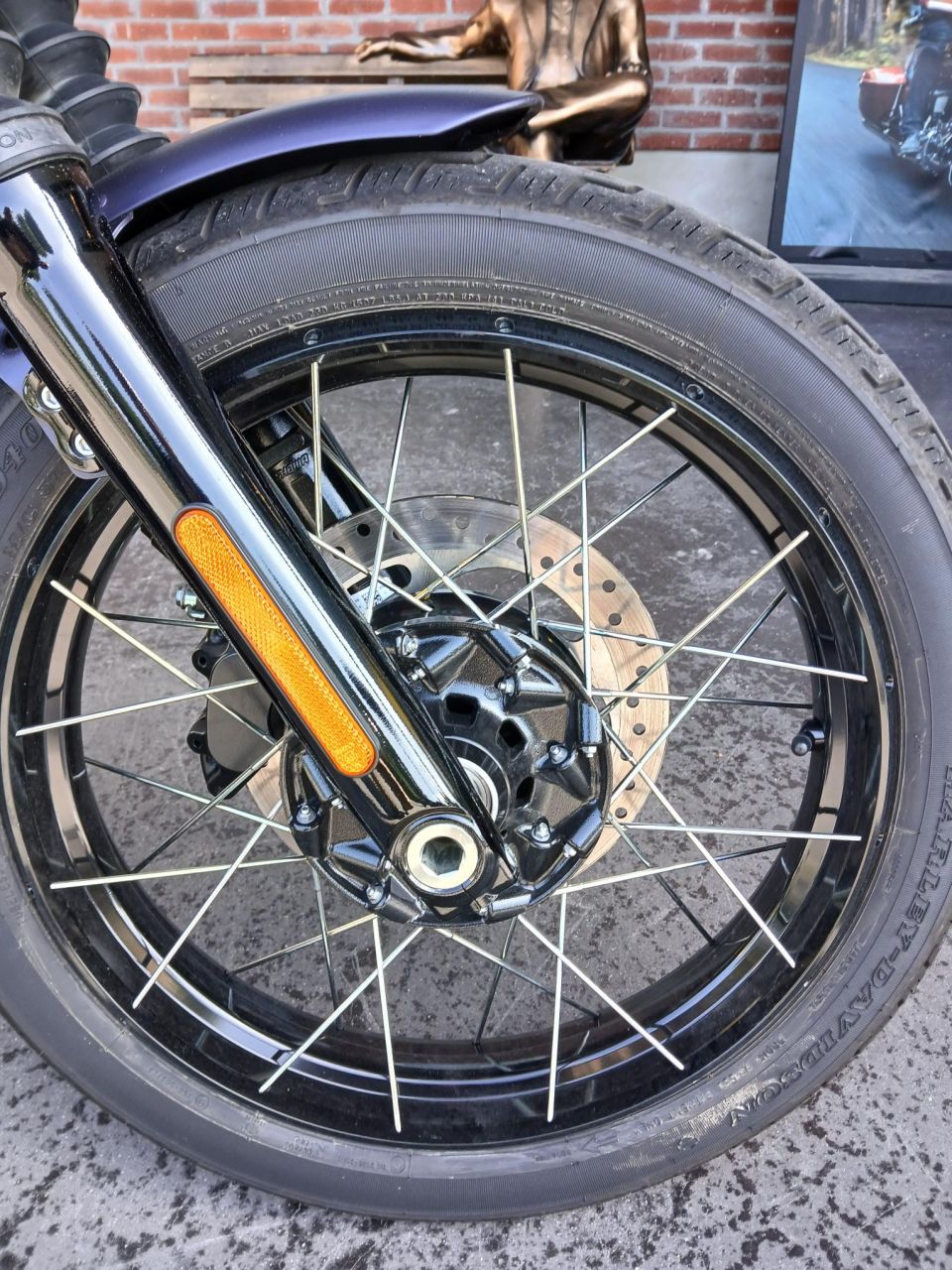 HARLEY-DAVIDSON SOFTAIL STREET BOB 1745 4