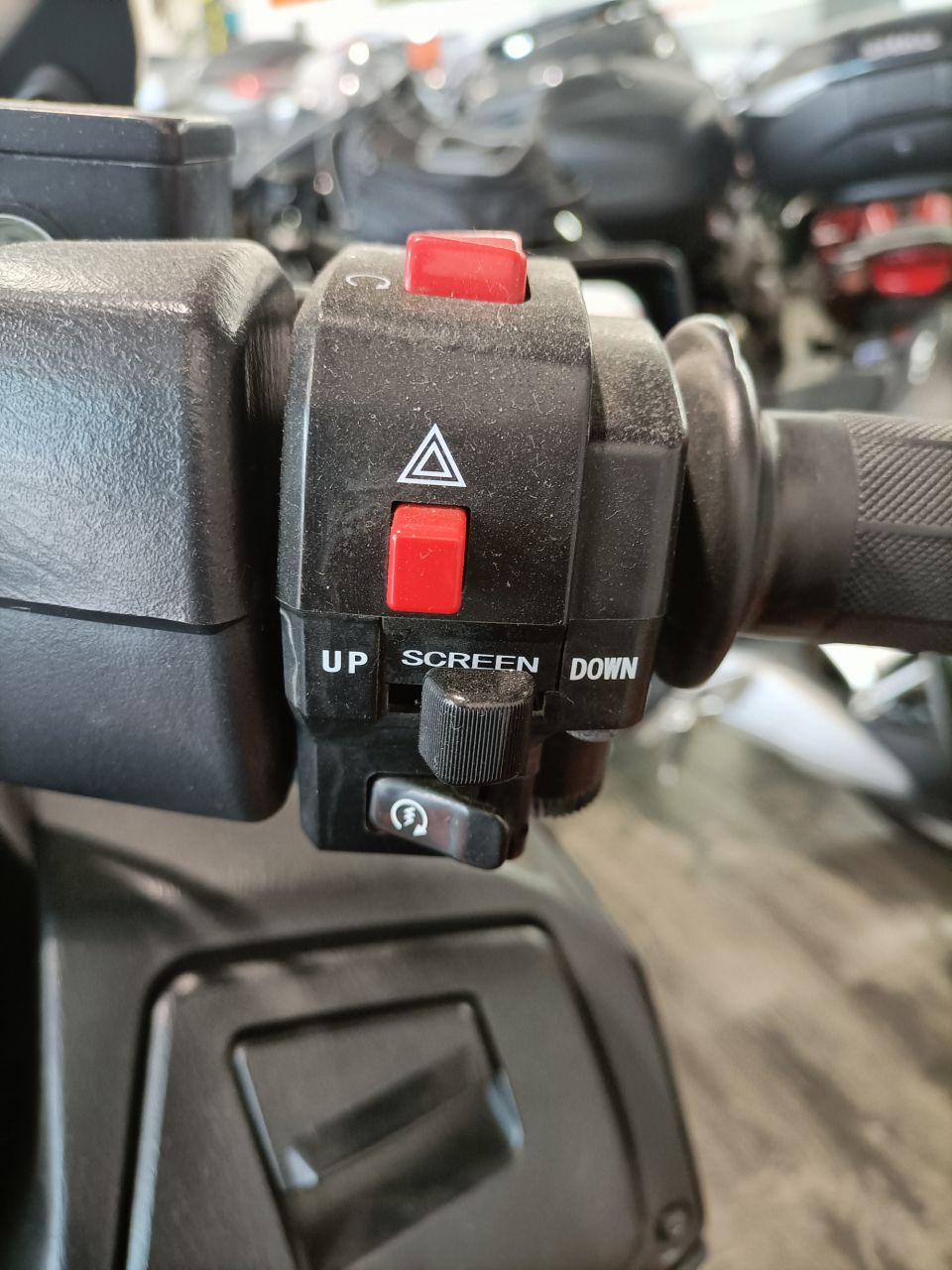 SUZUKI BURGMAN 650 4