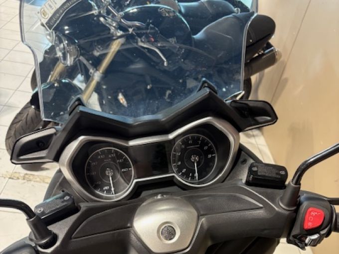 YAMAHA XMAX 300 4