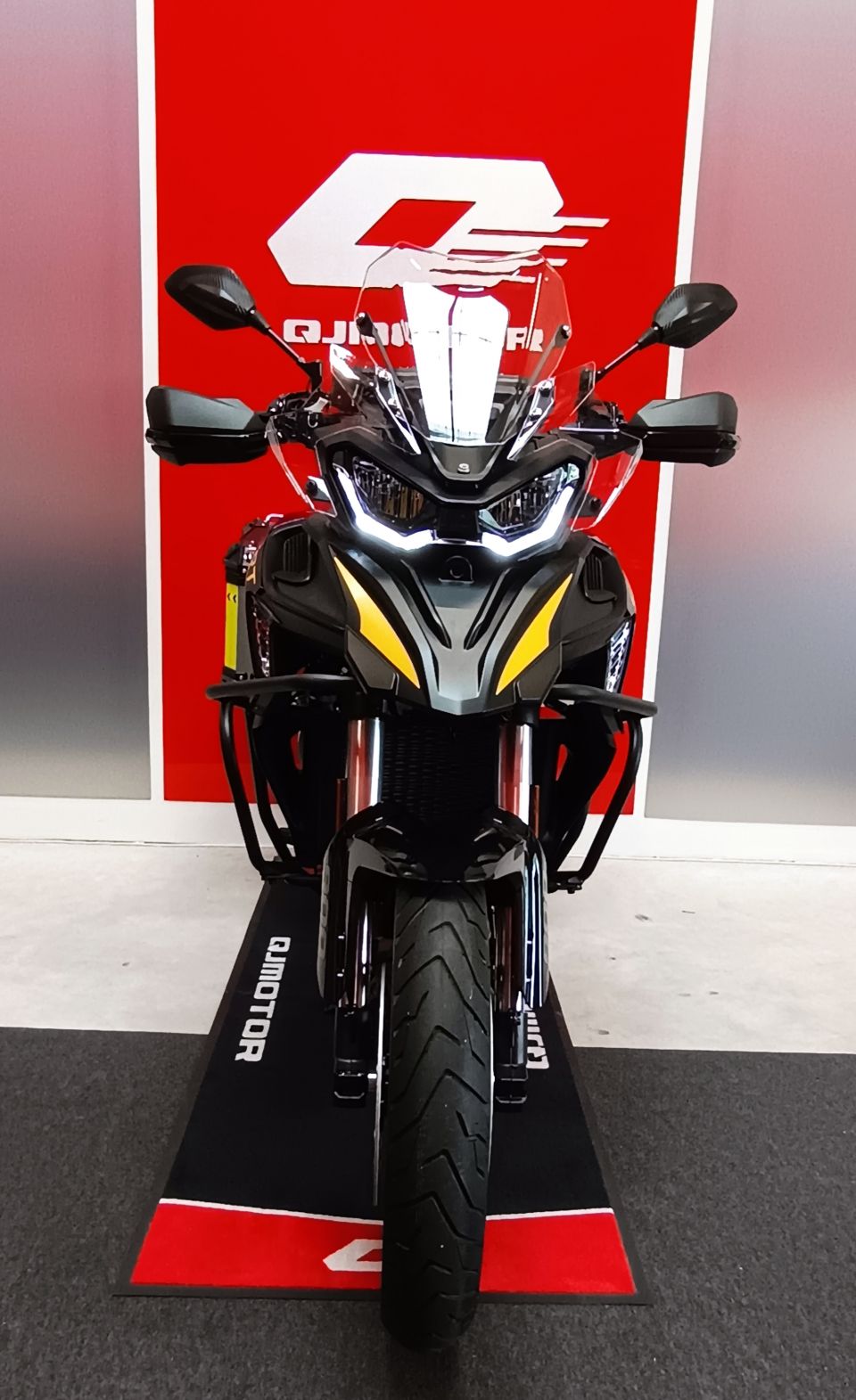 QJ MOTOR SRT 900 SX 4