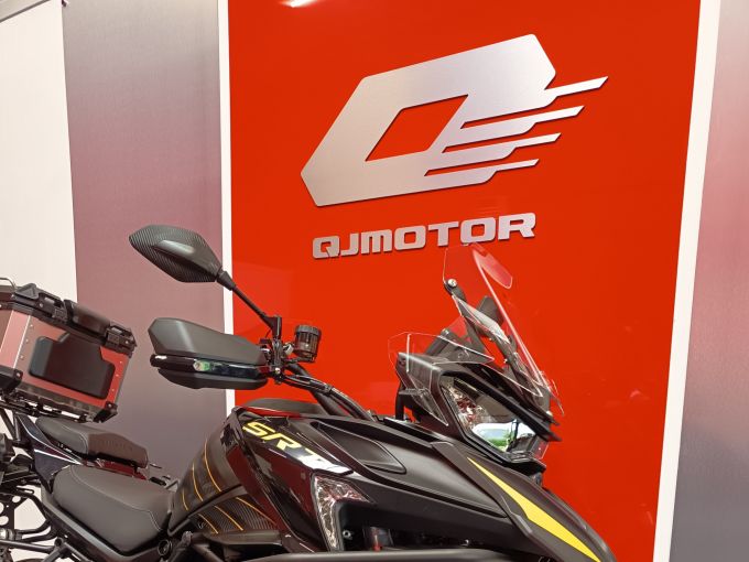 QJ MOTOR SRT 900 SX 4