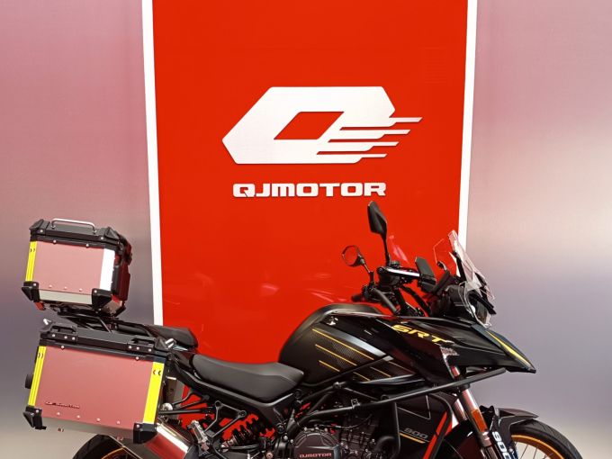 QJ MOTOR SRT 900 SX 4