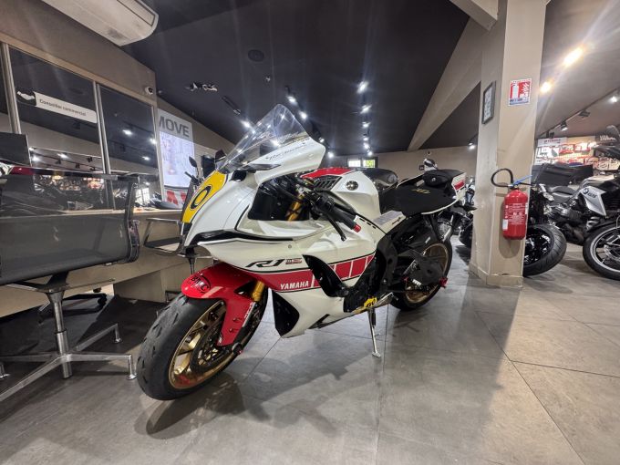 YAMAHA YZF-R1 WORLD GP 60TH ANNIVERSARY 4