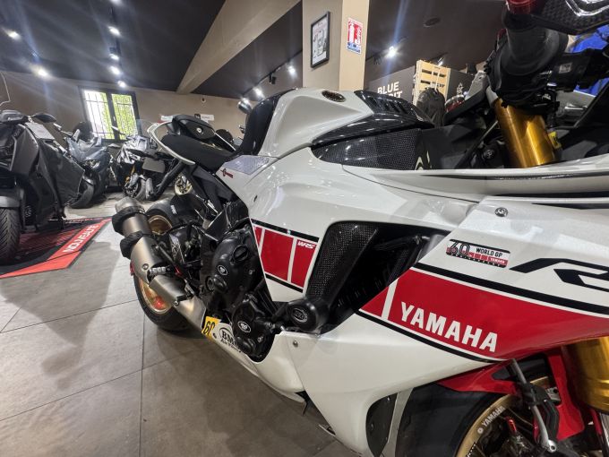 YAMAHA YZF-R1 WORLD GP 60TH ANNIVERSARY 4