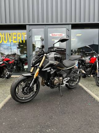 QJ MOTOR SRK 550 - 2025