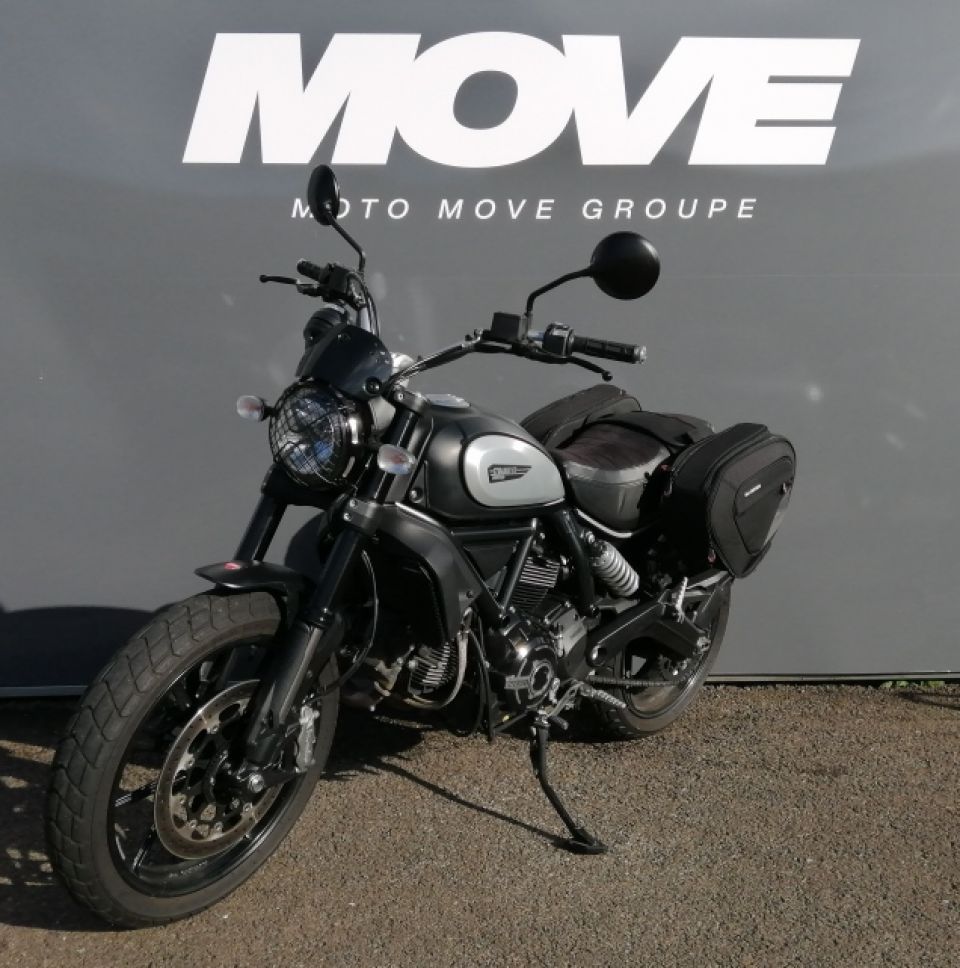 DUCATI SCRAMBLER 800 ICON DARK 4