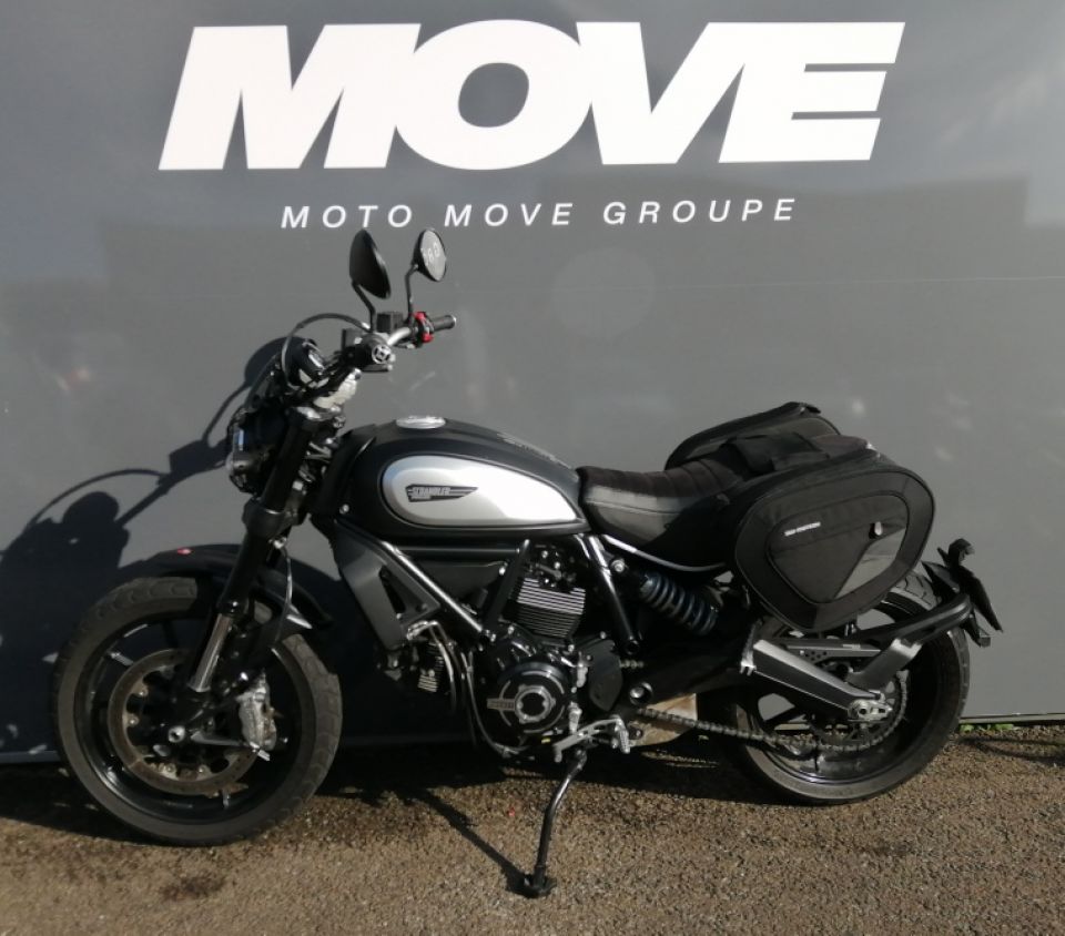 DUCATI SCRAMBLER 800 ICON DARK 4