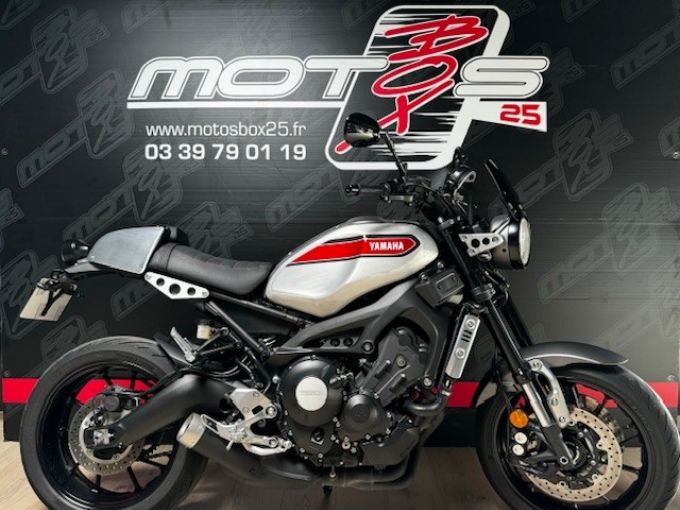 YAMAHA XSR 900 ABS 4