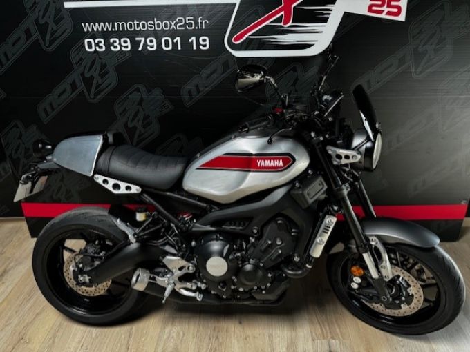 YAMAHA XSR 900 ABS 4
