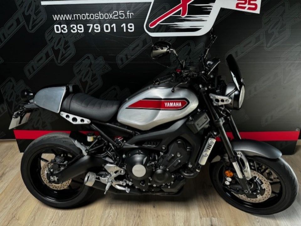 YAMAHA XSR 900 ABS 4