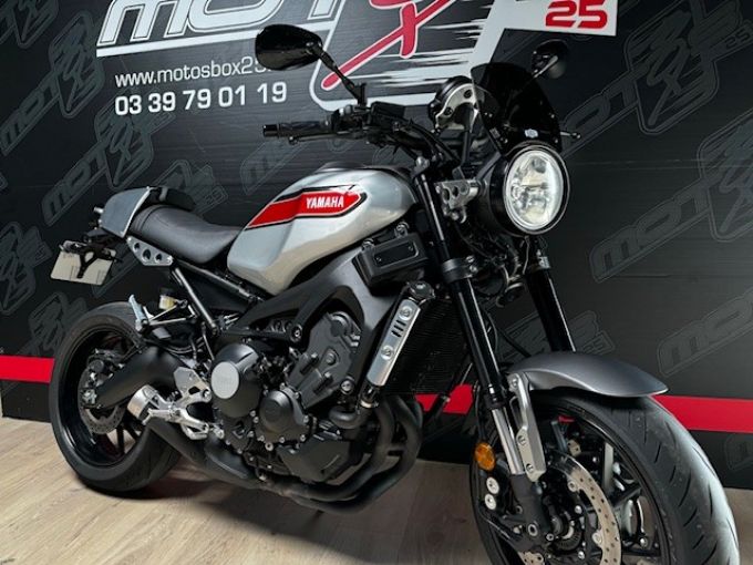YAMAHA XSR 900 ABS 4