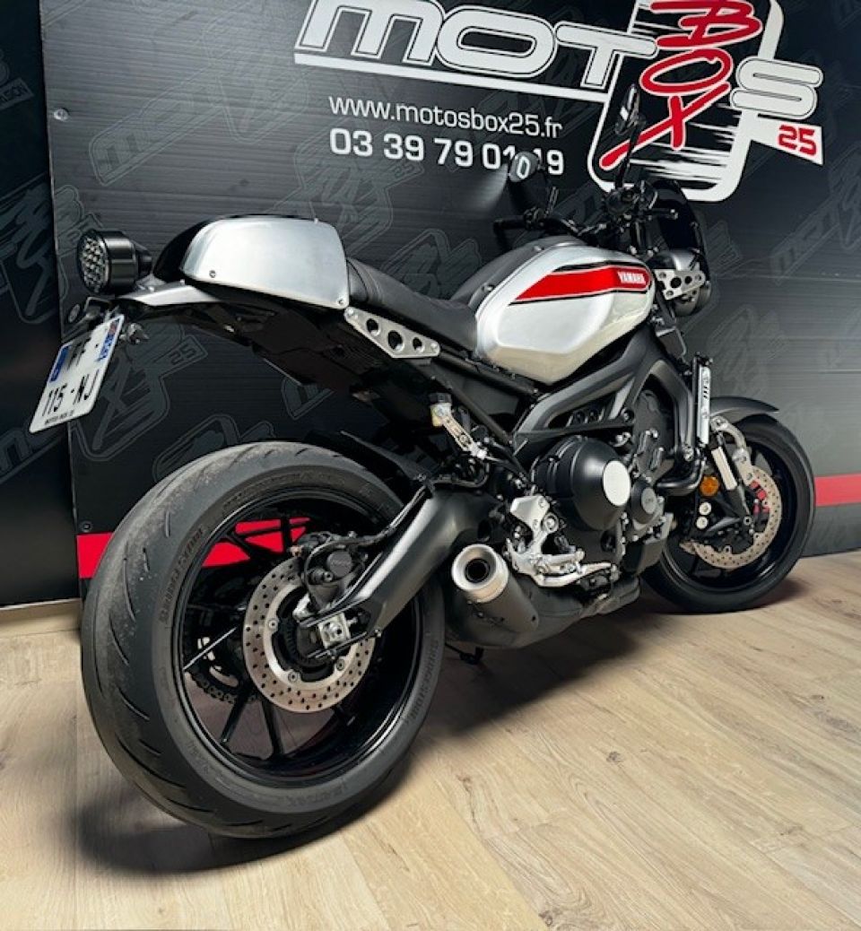 YAMAHA XSR 900 ABS 4
