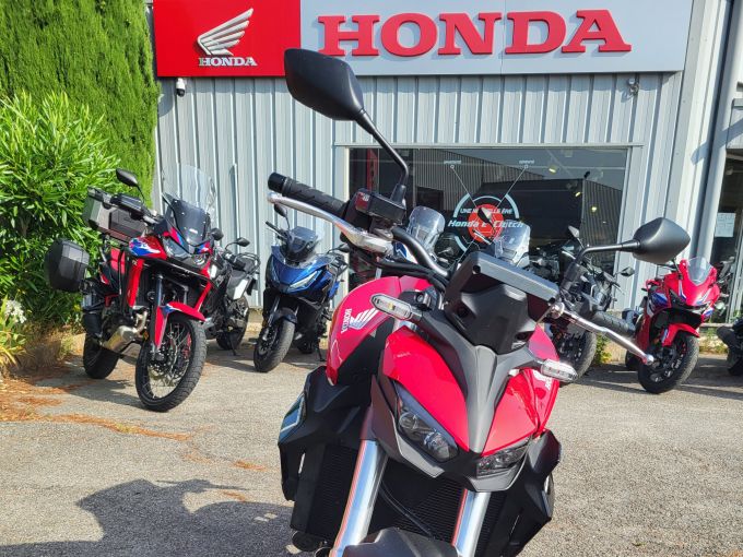 HONDA CB 1000 Hornet 4