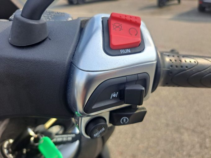 PIAGGIO MP3 500 ABS/ASR 4