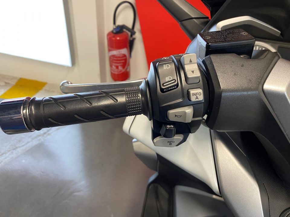 HONDA NSS FORZA 300 4