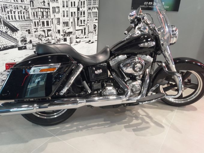 HARLEY-DAVIDSON DYNA SWITCHBACK 1690 4
