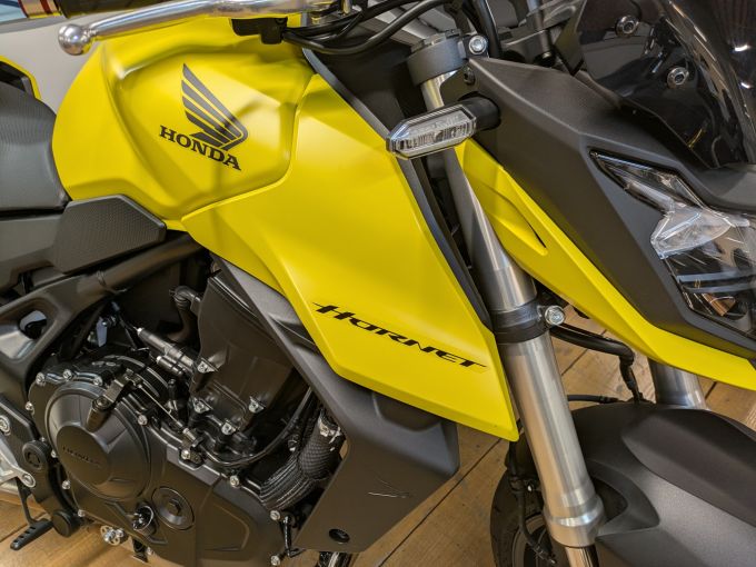 HONDA CB 750 HORNET 4
