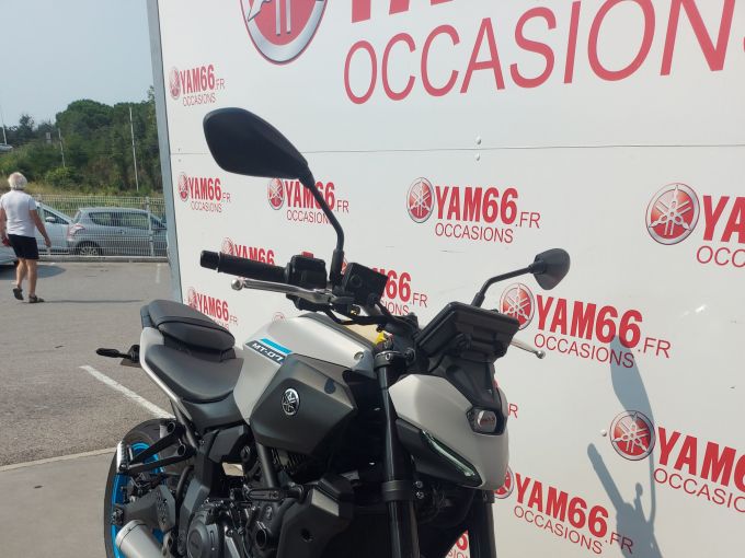 YAMAHA MT-07 (47.5CV) 4