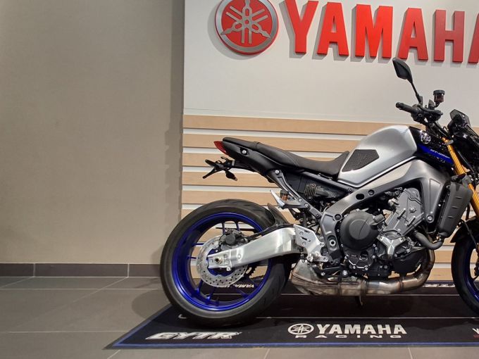 YAMAHA MT-09 SP 4