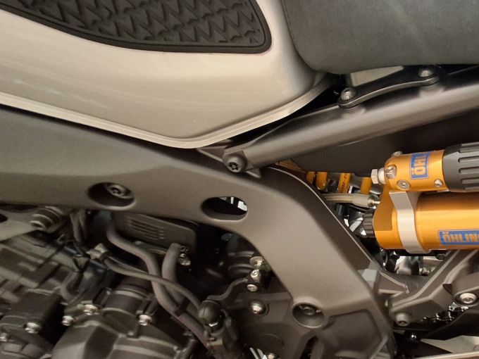YAMAHA MT-09 SP 4