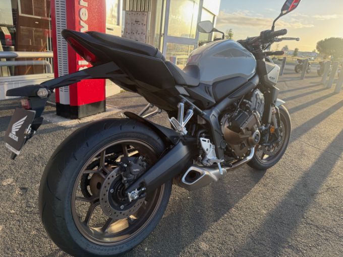 HONDA CB650R Neo Sports Café 4