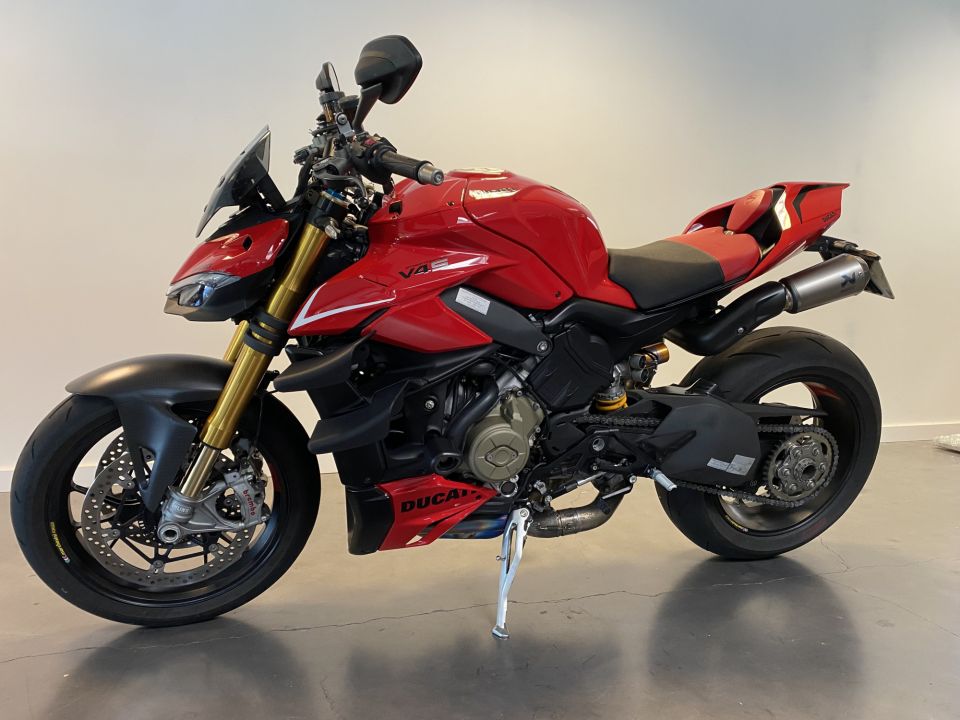 DUCATI STREETFIGHTER V4S 4