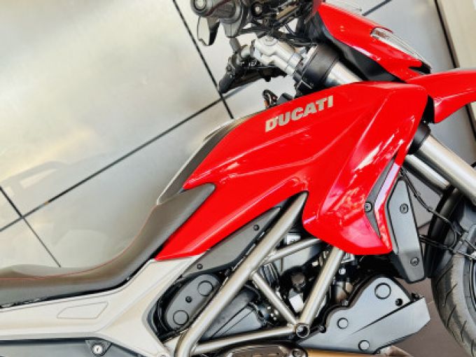 DUCATI HYPERSTRADA 820 4