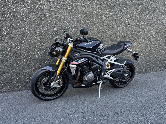 TRIUMPH SPEED TRIPLE 1200 RS 4