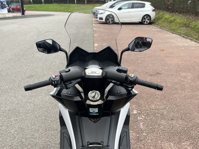 KYMCO AK 550 4
