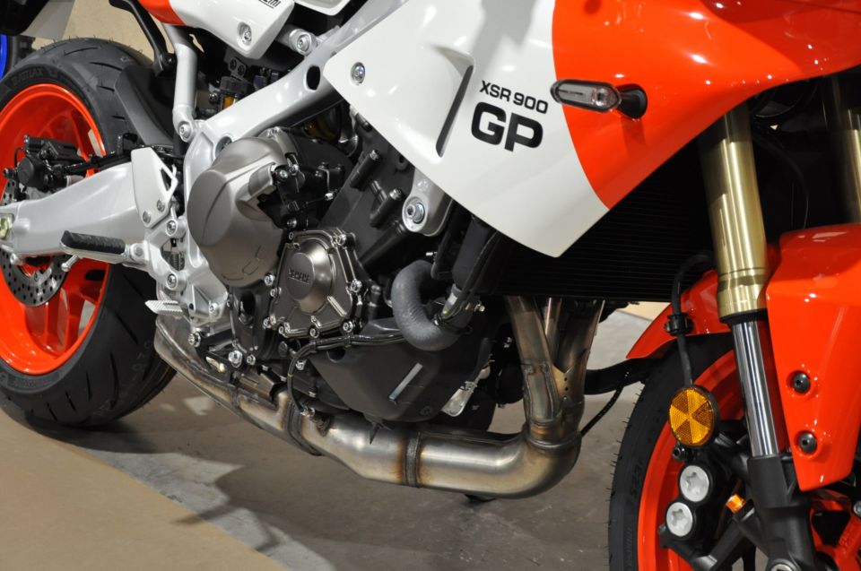 YAMAHA XSR 900 GP 4
