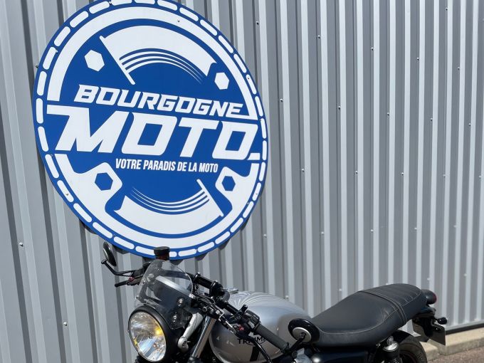 TRIUMPH STREET TWIN  900 4