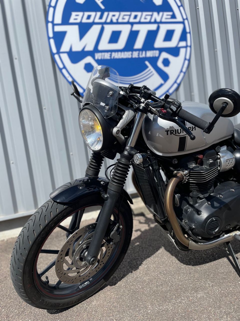 TRIUMPH STREET TWIN  900 4