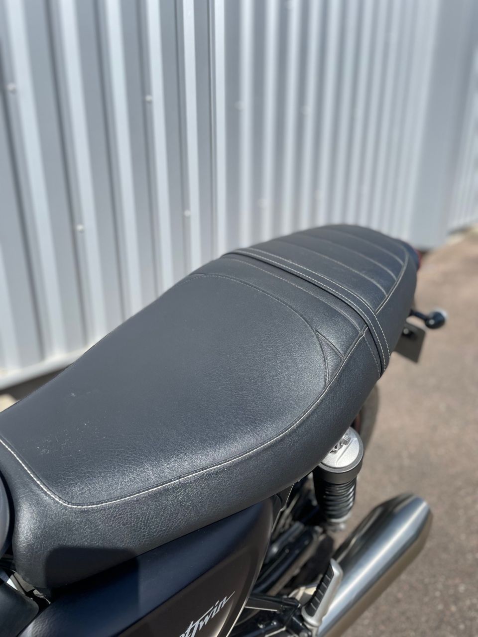 TRIUMPH STREET TWIN  900 4