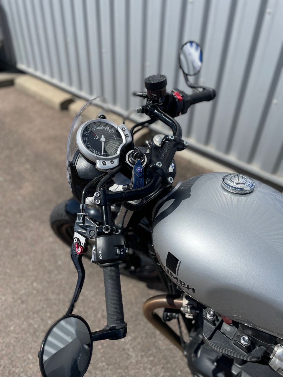 TRIUMPH STREET TWIN  900 4