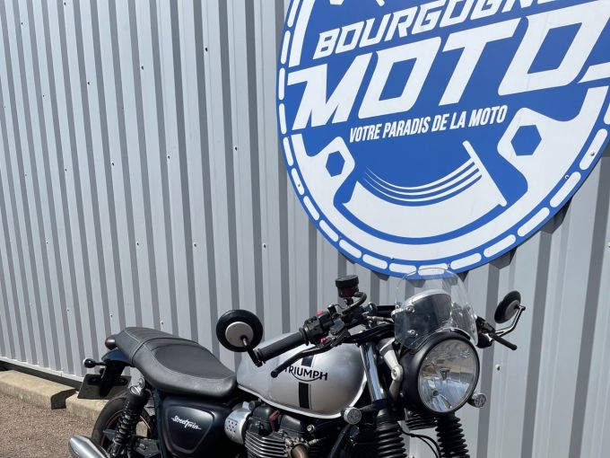 TRIUMPH STREET TWIN  900 4
