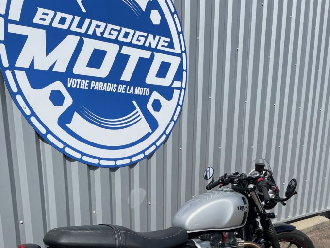 TRIUMPH STREET TWIN  900 4