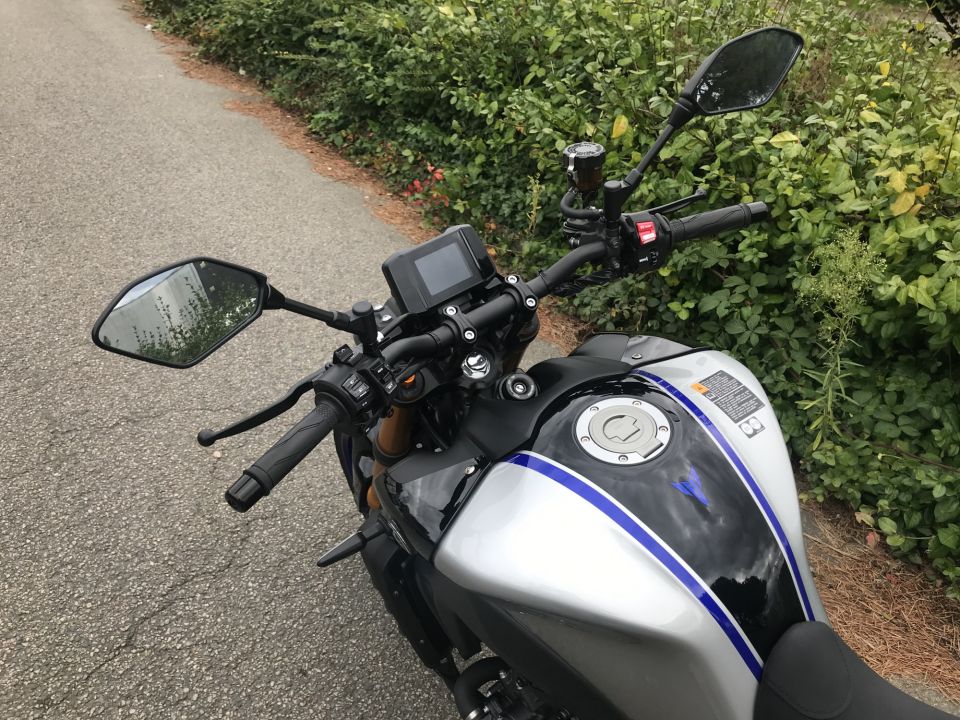 YAMAHA MT-09 SP 4