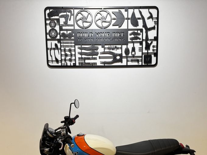 TRIUMPH SPEED TWIN 900 4