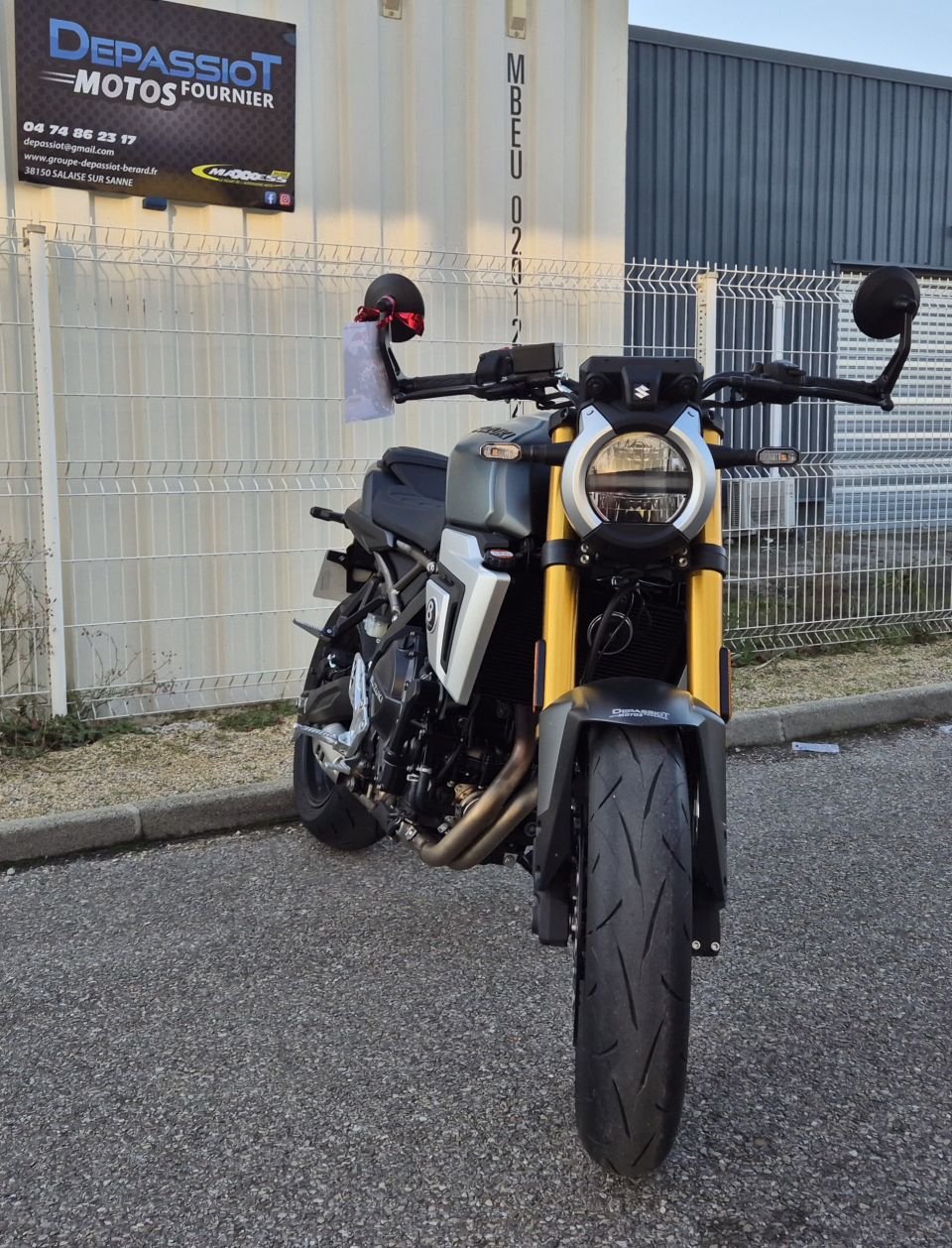 SUZUKI GSX-8T 4