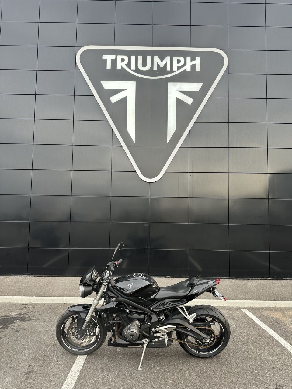 TRIUMPH STREET TRIPLE 660 S 4