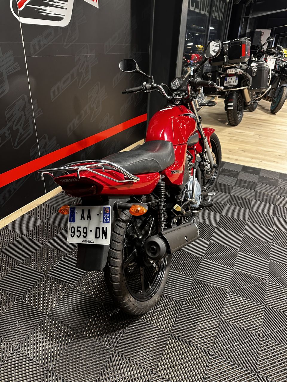YAMAHA YBR 125 4
