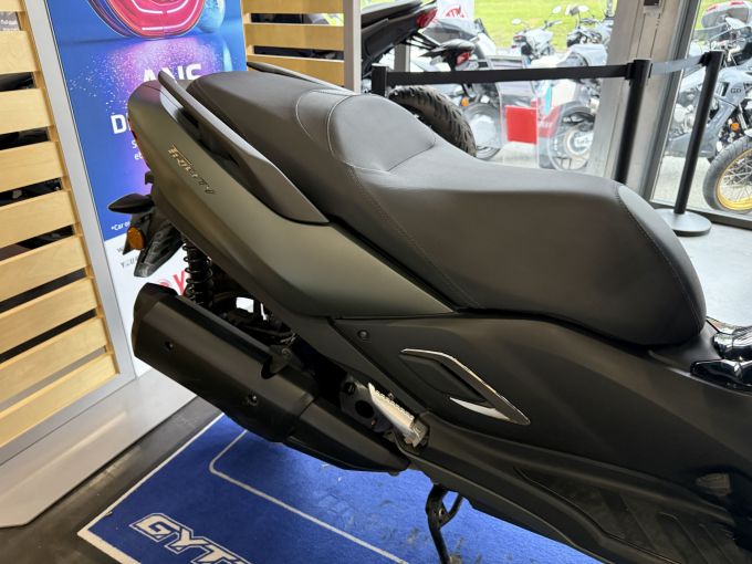 YAMAHA TRICITY 300 4
