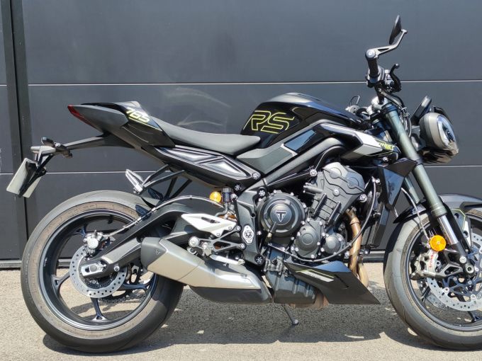 TRIUMPH STREET TRIPLE 765 RS 4